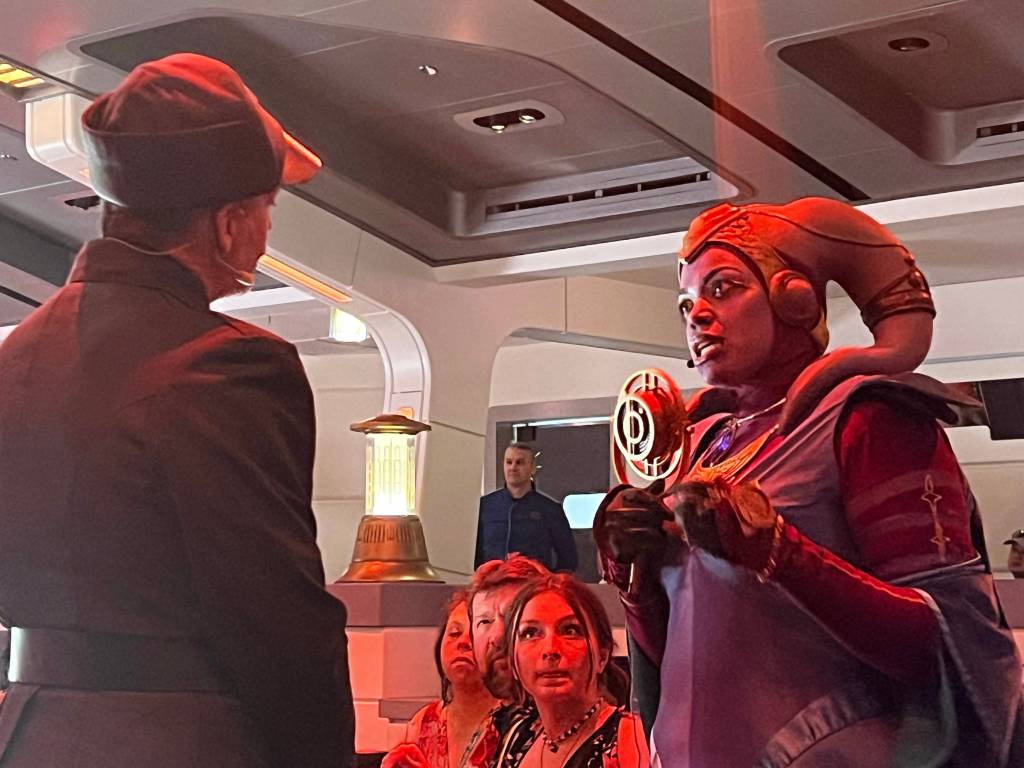 First Order officer faces Gaya, an alien